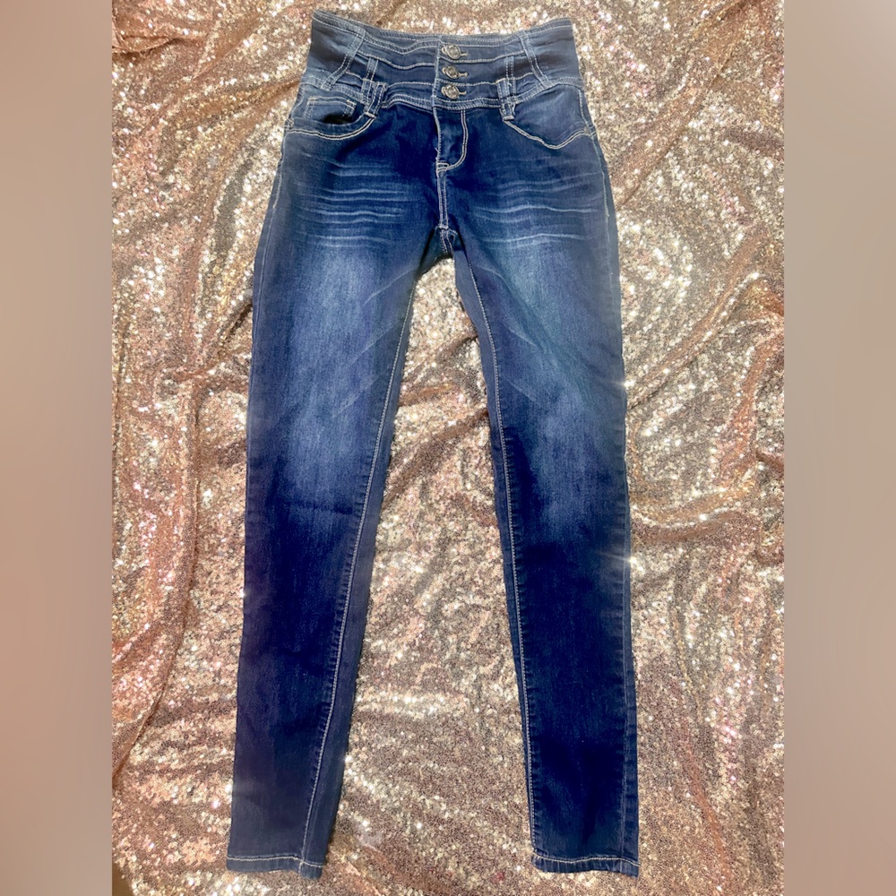 Juniors sz 1 Hot Kiss Get the lift dark denim jeans